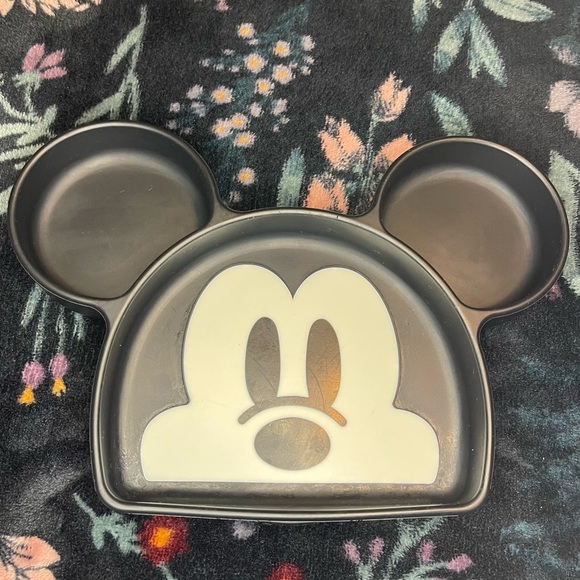 (SOLD)4 Baby Plates + 3-in-1 Training Cup - Picture 5 of 12